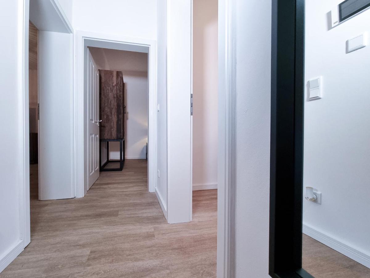Alpha Apartment *